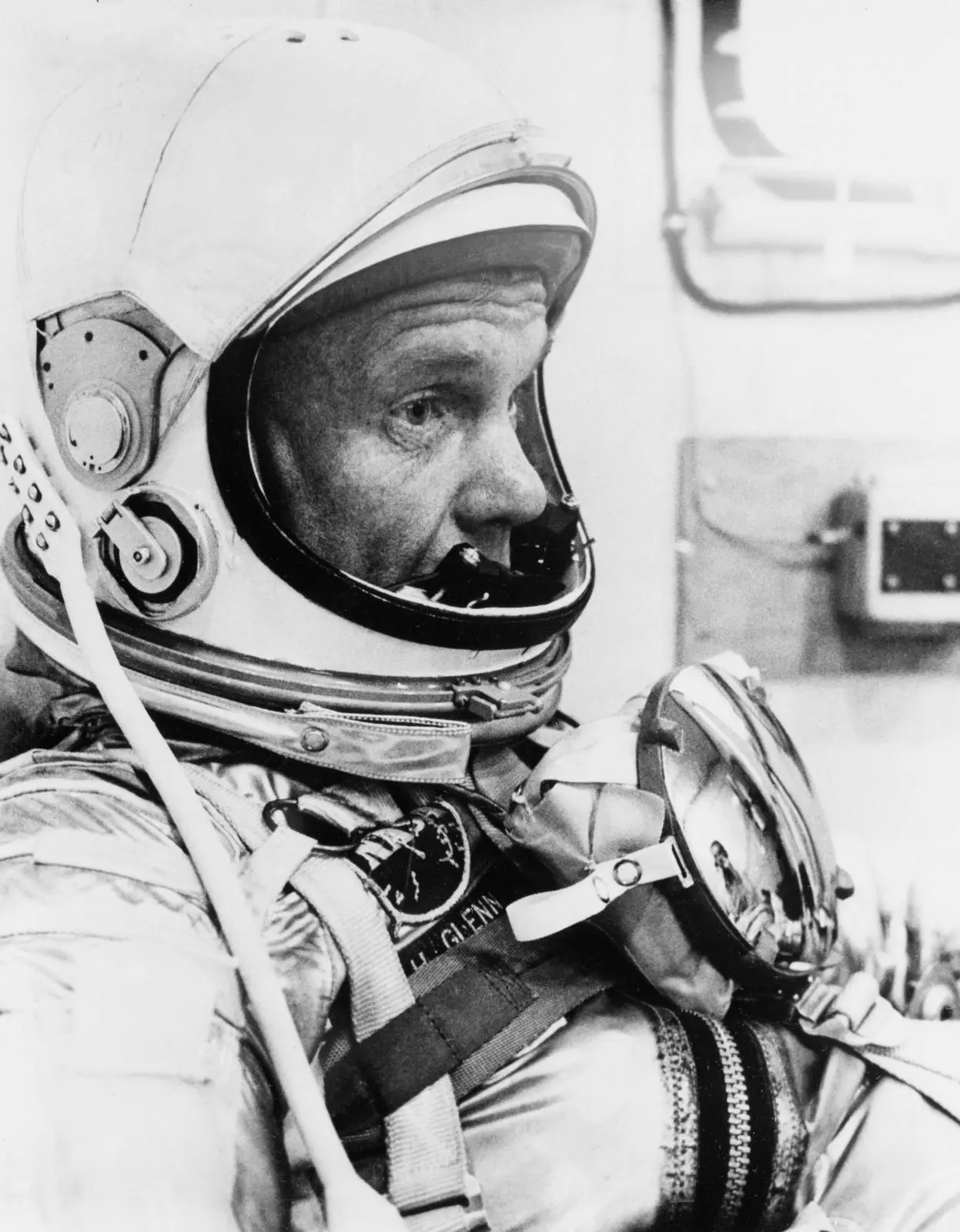 Glenn finishes suiting up before the launch, 20 February 1962 (S62-00965)