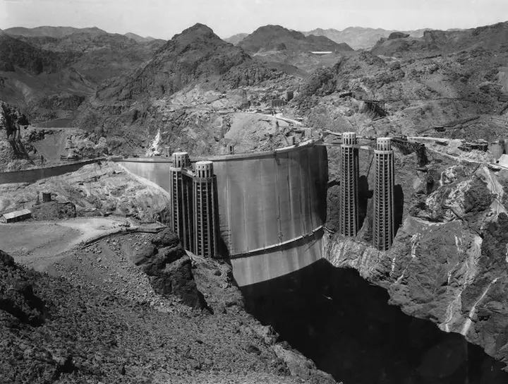Boulder Dam nearing completion, looking downstream from the Arizona side, May 27, 1935