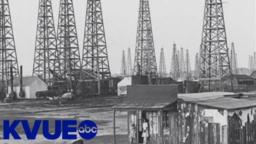 Derricks crowd Spindletop in KVUE's history segment on the birth of Texas oil