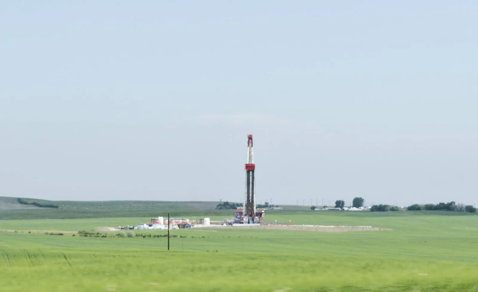 A drilling rig on the prairie west of Watford City, North Dakota, July 2013