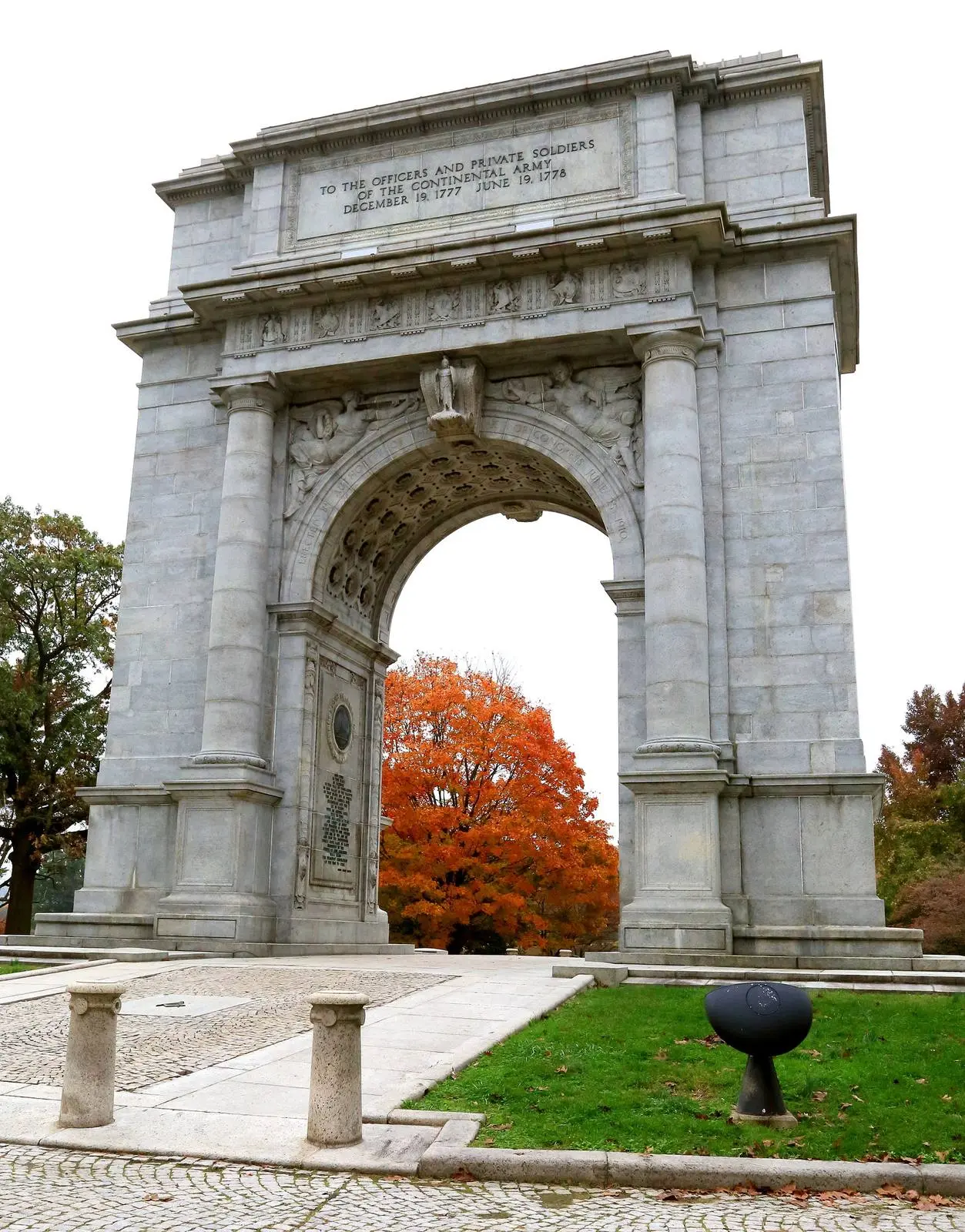 The National Memorial Arch, dedicated in 1917 to the officers and private soldiers of the Continental Army.