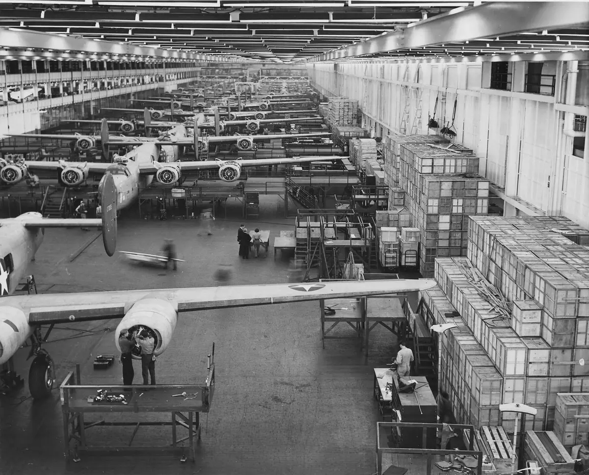 B-24E Liberator assembly lines at Ford's Willow Run plant, 1942